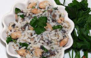 Салат с рисом, грибами и белой фасолью