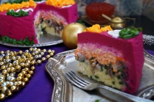 Праздничный торт-салат «Сельдь под шубой»